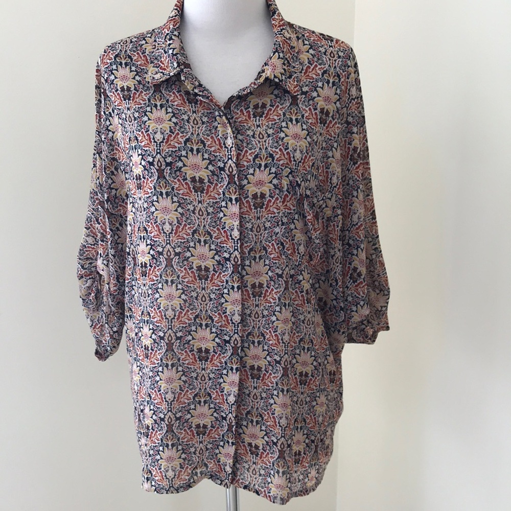 Rose & Olive XL printed front button blouse with sleeve tabs.